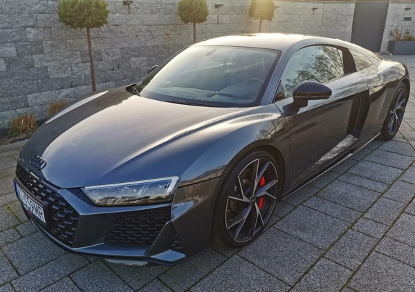 Audi R8 cena 699999 przebieg: 44000, rok produkcji 2021 z Chełmno małe 277